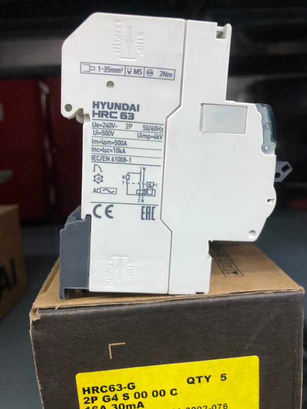 کلید محافظ جان ایمن جان۱۶ آمپر تکفاز هیوندای HRC63-G